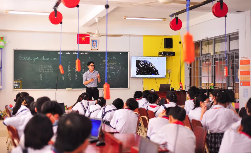 Sinh viên học tiếng Anh tại Võ Văn Đồng